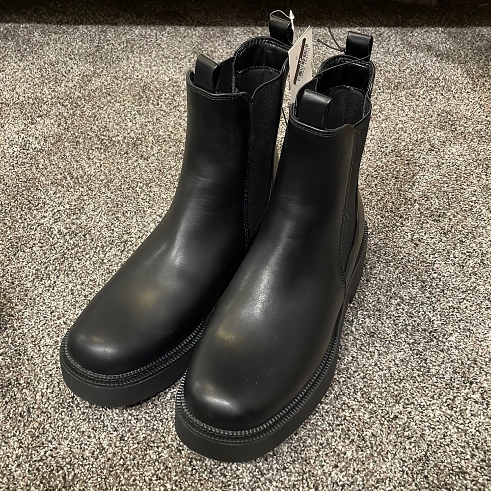 Women’s Slip on Dress Boots